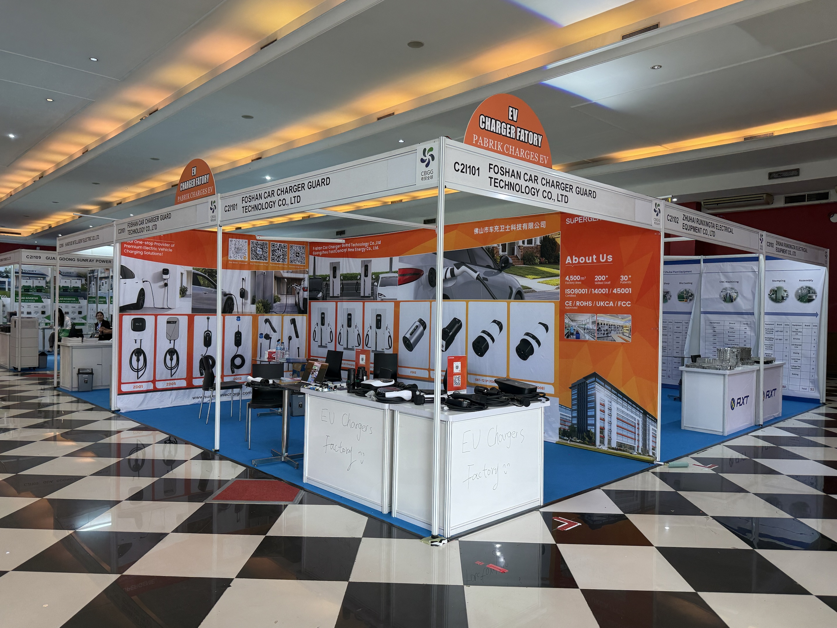 Showroom, exhibitions and video at SUPERGENIE